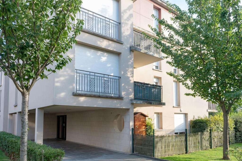 Les Paves De Prague - Appartement Pour 4 A 10 Minutes De Disneyland Paris 몽테브랭 외부 사진